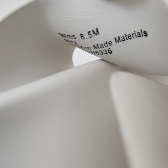 NWOT Seychelles White Big buckle Sandals Size 8.5 - Picture 7 of 8